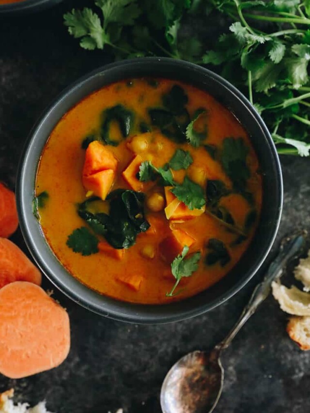 Cozy Up with this Curried Sweet Potato Soup🍠🥣