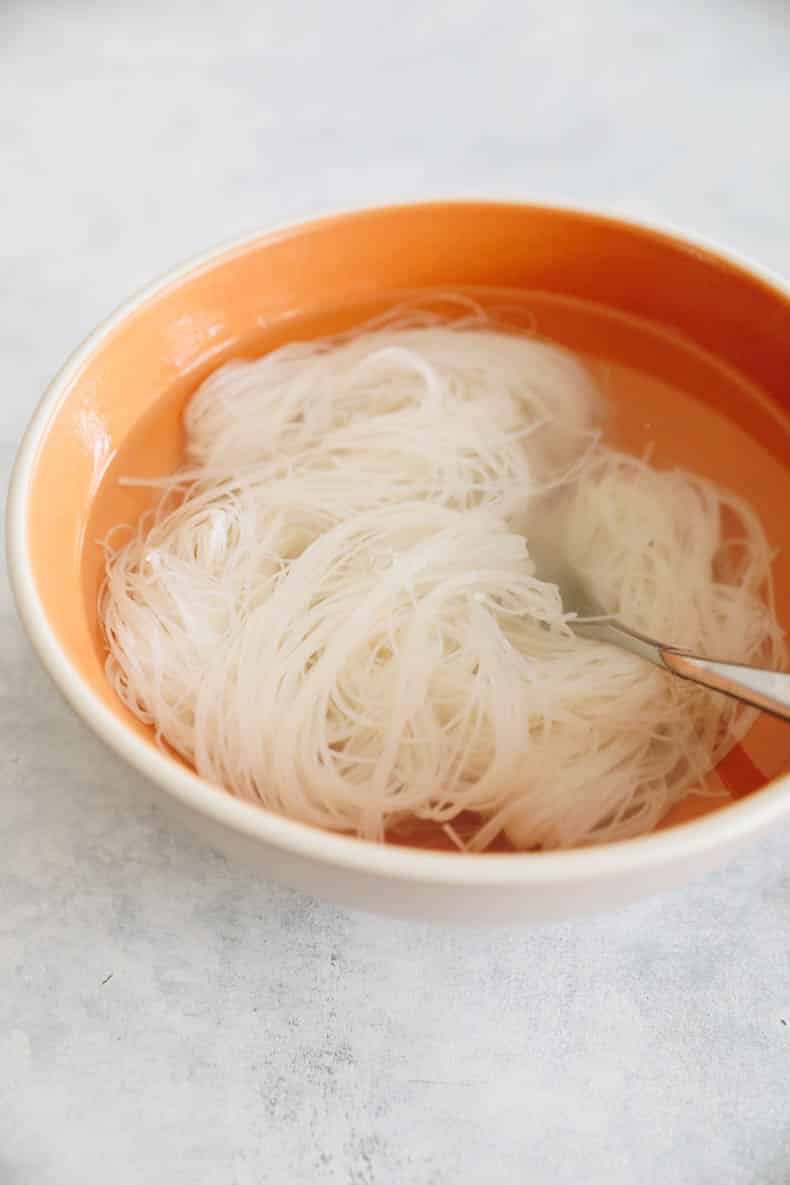 cooked rice noodles